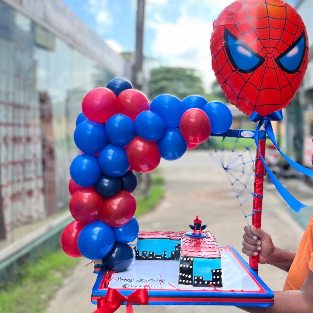 Spider-Man Hero Balloon Hamper